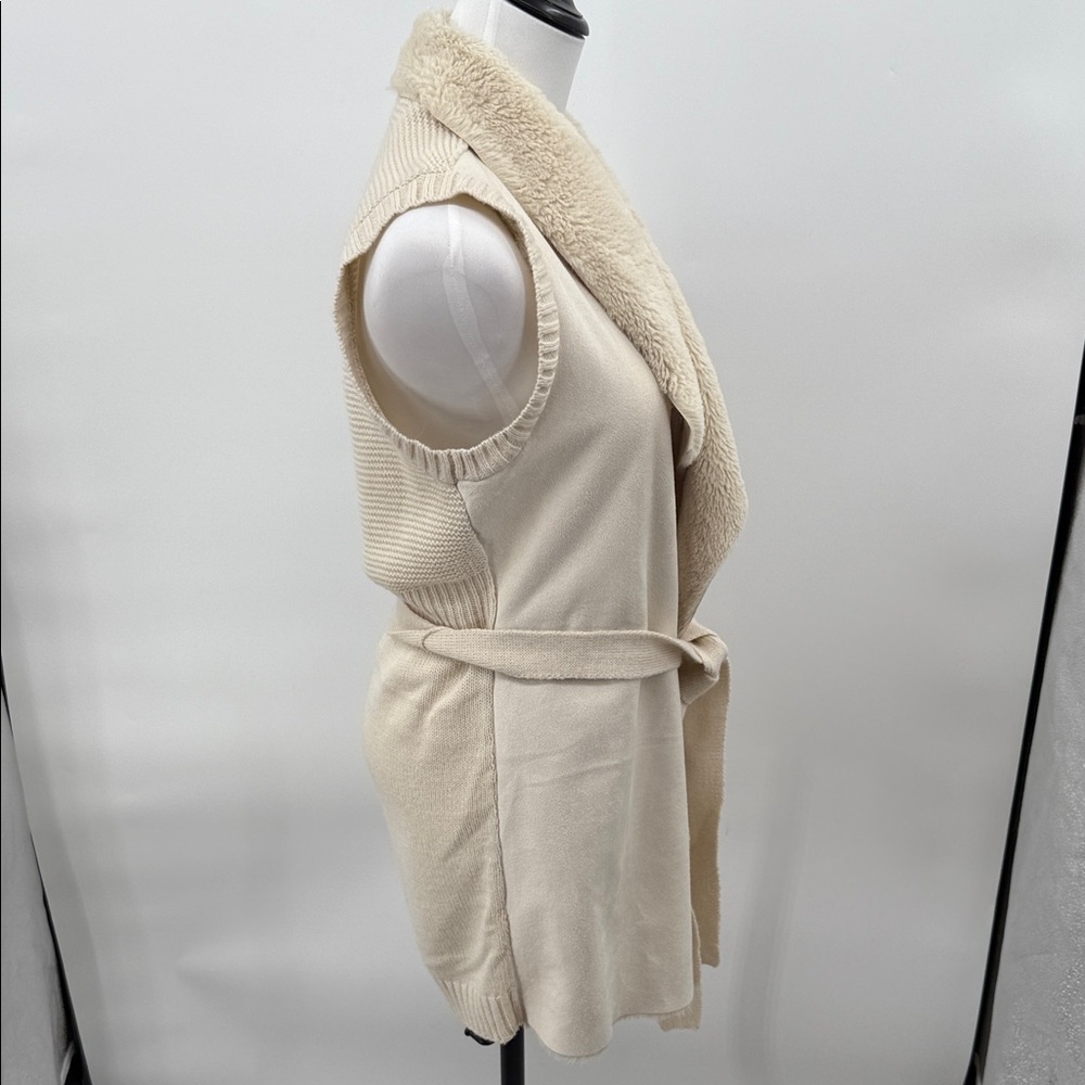 Romeo & Juliet Couture Cream Vest with Belt Size M - Picture 2 of 10